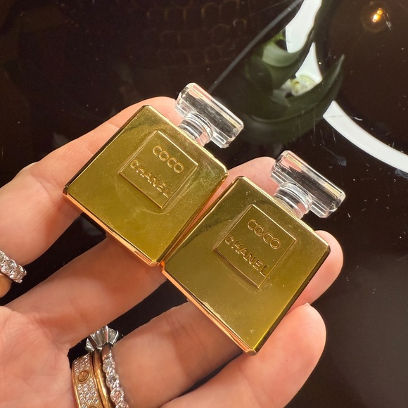 CHANEL Jewelry - LOT 1818 24K gold plated CHANEL ICONIC RARE MASSIVE PERFUME BOTTLE EARRINGS 80s